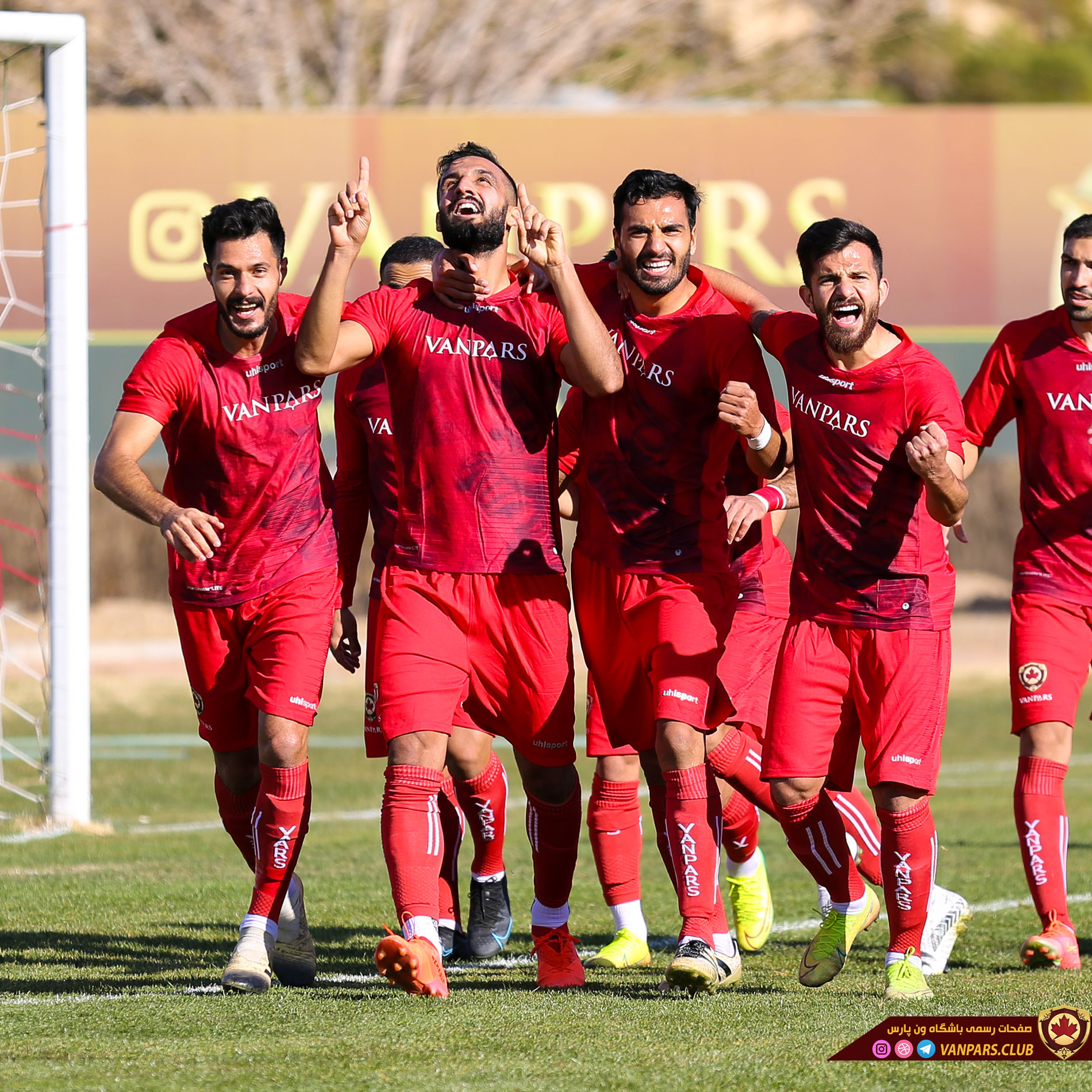 گزارش تصویری دیدار ون پارس نقش جهان و اسپاد تهران